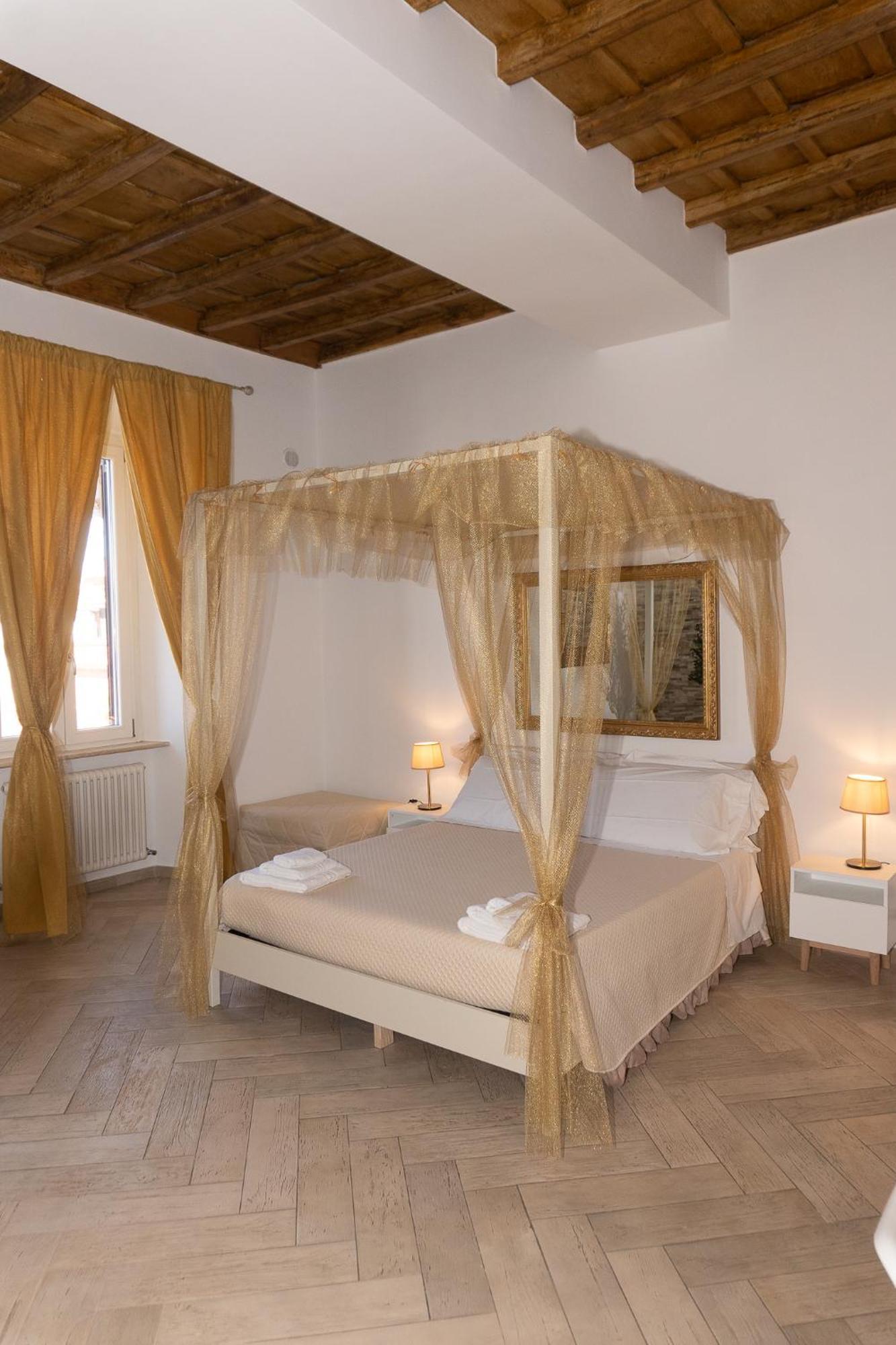 Le Boutique Luxury Rooms Diffused In Historic Center Fiumicino Kültér fotó