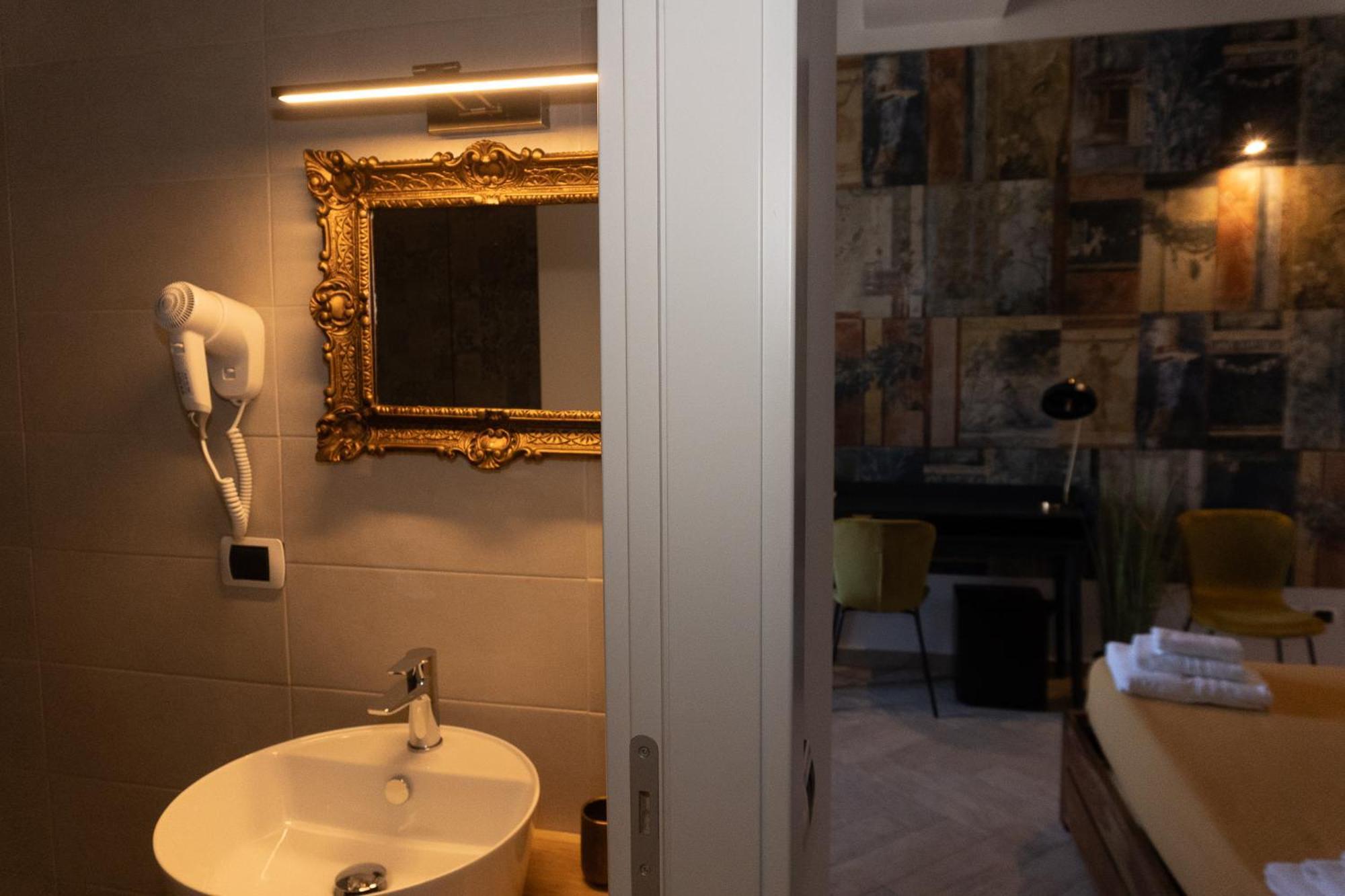 Le Boutique Luxury Rooms Diffused In Historic Center Fiumicino Kültér fotó