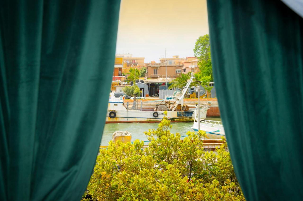 Le Boutique Luxury Rooms Diffused In Historic Center Fiumicino Kültér fotó