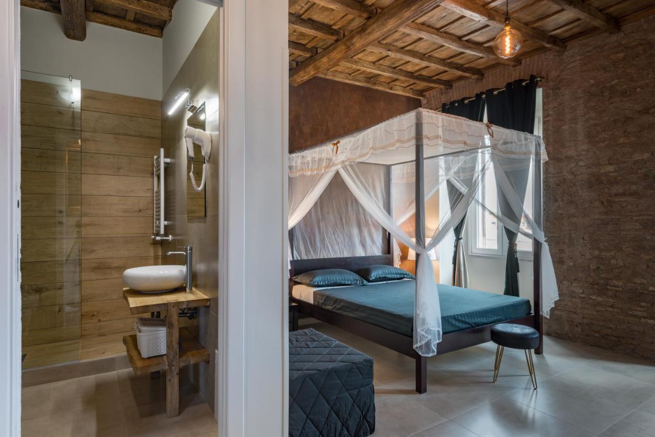 Le Boutique Luxury Rooms Diffused In Historic Center Fiumicino Kültér fotó
